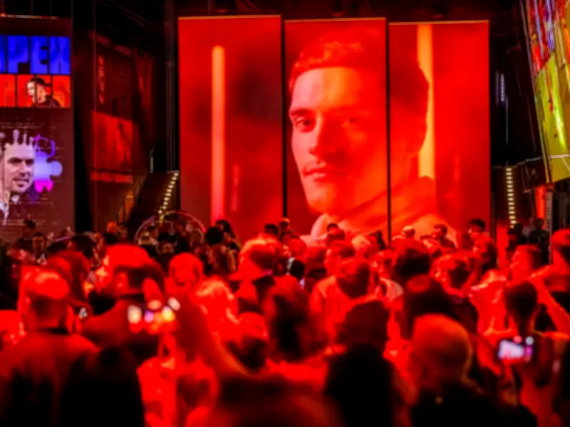 „Wusiala“ als Superhelden: DFB-Stars Musiala und Wirtz im Fußballmuseum Dortmund