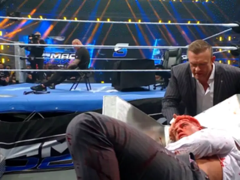 WWE SmackDown: Randy Orton beendet 18-jährige Freundschaft mit blutigem Verrat an Cody Rhodes