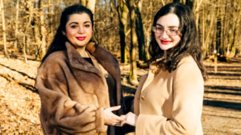 Yana und Stella: Eine Tochter würdigt ihre Mutter, die mit 15 zwangsverheiratet wurde