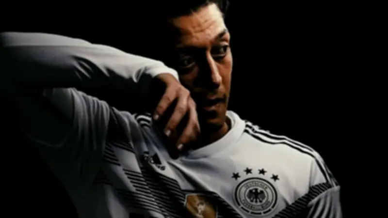 ZDF zeigt ab März 2026 dreiteilige Mesut-Özil-Dokumentation „Zu Gast bei Freunden“