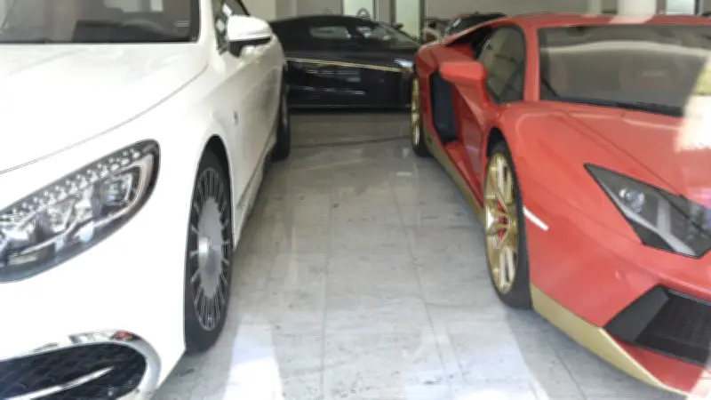 Zoll-Betrug vor Gericht: 200 Luxusautos aus Russland geschmuggelt