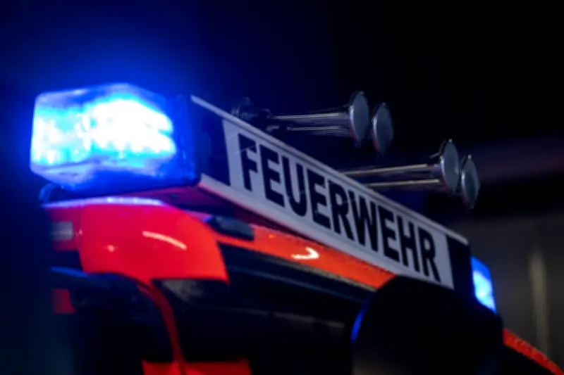 Zwei Autos in Stade nach Brand komplett ausgebrannt - Polizei sucht dringend Zeugen