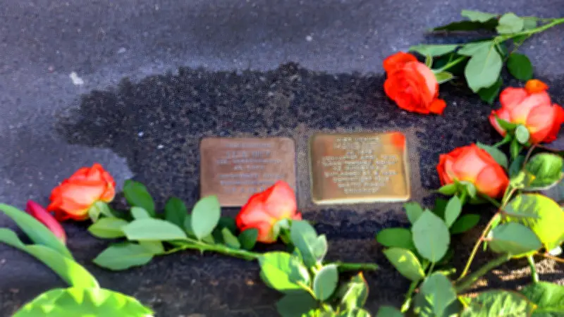 Zwei neue Stolpersteine in Halle: Mahnmale erinnern an jüdische Opfer Elise und Hans Ney