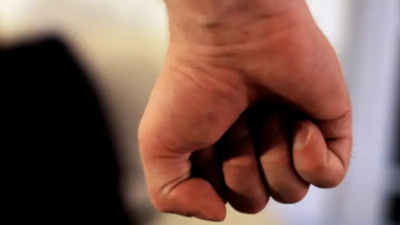 Zwei Polizisten bei Einsatz in Dömitz-Malliß durch aggressiven Mann verletzt