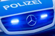 92-Jähriger nach Ladenschluss in Maintal: Polizei befreit Senior mit Leitern aus Autohaus