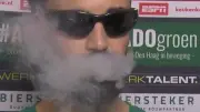 ADO Den Haag: Aufstiegsheld qualmt Zigarette im Live-TV-Interview