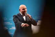 AfD-Kandidat Frohnmaier wehrt sich gegen Vetternwirtschaftsvorwürfe bei Familienjobs