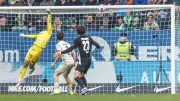 Backhaus-Paraden retten Werder Bremen: Hält der Torwart den Klub in der Liga?
