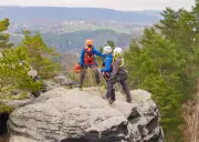 Bergwacht Dresden übt Notrettung in der Sächsischen Schweiz: 40 Retter trainieren am Rauenstein