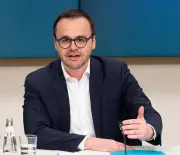 Brandenburgs Innenminister Redmann: Digitale Gewalt muss konsequent verfolgt werden