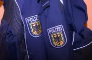 Bundespolizei stoppt Männer mit Waffenarsenal und Bargeld an Grenze