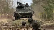 Bundeswehr-Übung in Mecklenburg-Vorpommern: Panzer rollen über Soldaten in Stellungen