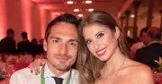 Cathy und Mats Hummels: Psychologe erklärt Chancen und Risiken des 50/50-Erziehungsmodells