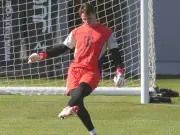 Champions League: Torhüter Jonas Urbig kehrt ins Bayern-Training zurück