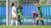 Champions League: Wolfsburg-Frauen beenden Lyons makellose Saison mit 1:0-Heimsieg