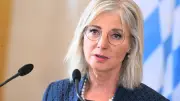 CSU-Ministerin Scharf kritisiert Social-Media-Verbote als plakativ und hilflos