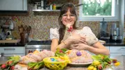 Cynthia Barcomis Oster-Hefezopf: Hühnerhilfe und Erdbeer-Butter-Rezept