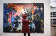 „Das Minsk“ in Potsdam zeigt abstrakte Kunst von Oscar Murillo im Dialog mit Monet