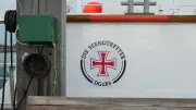Dramatische Rettungsaktion vor Helgoland: Seenotretter und Zollbeamte bewahren allergischen Seemann