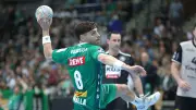 Emotionale Abschiedsszene: Fans bringen Handball-Star Lucas Krzikalla nach Derby zum Weinen