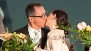 Emotionale Momente nach Hochrechnung: Cem Özdemirs Frau Flavia Zaka weint vor Erleichterung