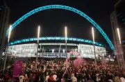 England und Wales verschärfen Fußball-Stadionregeln: Illegales Betreten wird Straftat