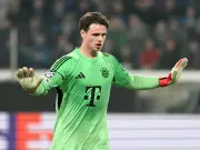 FC Bayern: Jonas Urbigs Einsatz gegen Bergamo nach Gehirnerschütterung weiter ungewiss