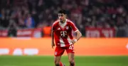FC Bayern: Sorgen um Pavlovic! Freund gibt Update zur Verletzung des Youngsters