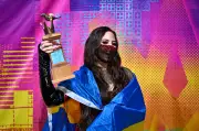 Felicia gewinnt schwedischen ESC-Vorentscheid mit Elektro-Beats und Lasershow