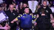 Flughafen-Drama um Darts-Star Littler: Pfeile-Notlösung vor Berliner Triumph