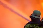 Großbrand in Tischlerei im Landkreis Osterholz: Starke Rauchentwicklung warnt Anwohner