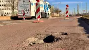 Halle startet Straßenreparatur nach Winter: Schlaglöcher als akute Gefahrenstellen priorisiert