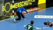Handball-Drama: Ball klebt auf der Linie – Füchse Berlin profitieren von unglaublicher Szene