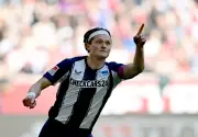 Hertha BSC schürt Aufstiegshoffnung mit spektakulärem 5:2-Sieg in Düsseldorf