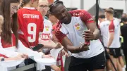 Hoeneß sieht Zagadou in Startelf: VfB-Verteidiger nach Verletzungspech zurück im Training