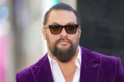 Jason Momoa flieht vor historischen Überschwemmungen auf Hawaii