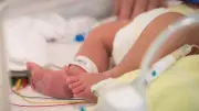 Klinik-Fehler bei Geburt: Kind sitzt im Rollstuhl - Millionen-Entschädigung vor Gericht