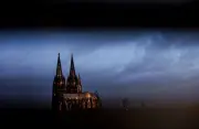 Kölner Dom führt ab Juli Eintrittsgebühr für Touristen ein - Kosten für Erhalt steigen