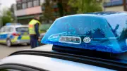 Köthen: 36-Jähriger attackiert Mann auf Supermarkt-Parkplatz und tritt Schlichter