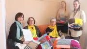 Landfrauen schenken Wärme: Handgefertigte Decken für Betroffene häuslicher Gewalt