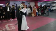 Liebe im Bunker: Kriegs-Hochzeit in Tel Aviver Tiefgarage feiert Lebenswillen