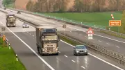 Massive Geschwindigkeitskontrollen auf A20: Dutzende Fahrverbote nach Raser-Offensive