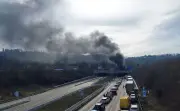 Massiver Tunnelbrand auf A81: Drei Verletzte nach Feuer im Engelbergtunnel