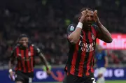 Milan gewinnt hitziges Derby gegen Inter und verkürzt Rückstand in der Serie A