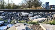 Nordrhein-Westfalen: Zug kollidiert mit Betonplatten auf Gleisen – Staatsschutz ermittelt