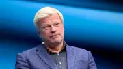 Oliver Kahn kritisiert Hoeneß und Rummenigge: Bayern-Aufstellung im Schneckentempo