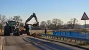 Pendlerstrecke K55 erneut gesperrt: Finale Asphaltarbeiten nach Deichbau