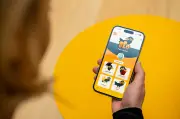 Plattdeutsch-Apps im Aufwind: Virtueller Vogel Beo begeistert für regionale Sprache