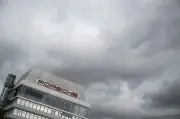 Porsche verzeichnet dramatischen Gewinneinbruch durch Verbrenner-Kosten
