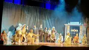 Premiere der „Addams Family“ in Weißenfels: Kulturphönix begeistert mit ausverkauftem Musical